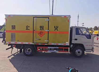 屏边爆破器材运输车