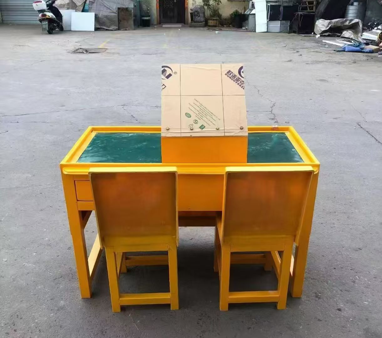 屏边防静电导通桌井下煤矿火工品发放桌：危险品流转的安全守护者